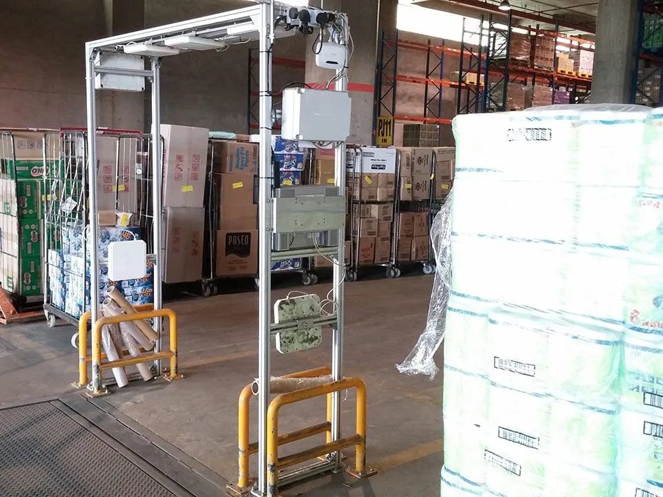 siudase's tweet photo. Penggunaan RFID tidak hanya berfungsi sebagai sistem pelacakan stok, tetapi juga dapat membantu perusahaan dalam mengelola seluruh aset dengan cepat dan akurat. 

Hal ini tentu akan meningkatkan visibilitas perusahaan terhadap kebutuhan sumber daya untuk operasional perusahaan. 

Dengan adanya Identifikasi Frekuensi Radio (RFID) memungkinkan pemilik gudang menemukan dan memantau produk secara otomatis.