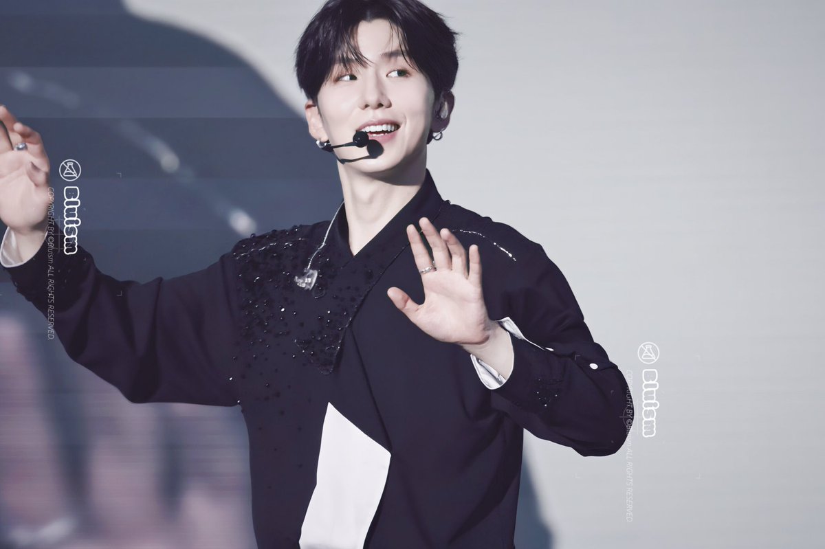 AbsolutelyBlue_'s tweet photo. 250718 CONNECTX DAY1

#몬스타엑스 #Monsta_X #MONSTAX
#기현 #KIHYUN #CONNECTX https://t.co/TUS2T81UMj