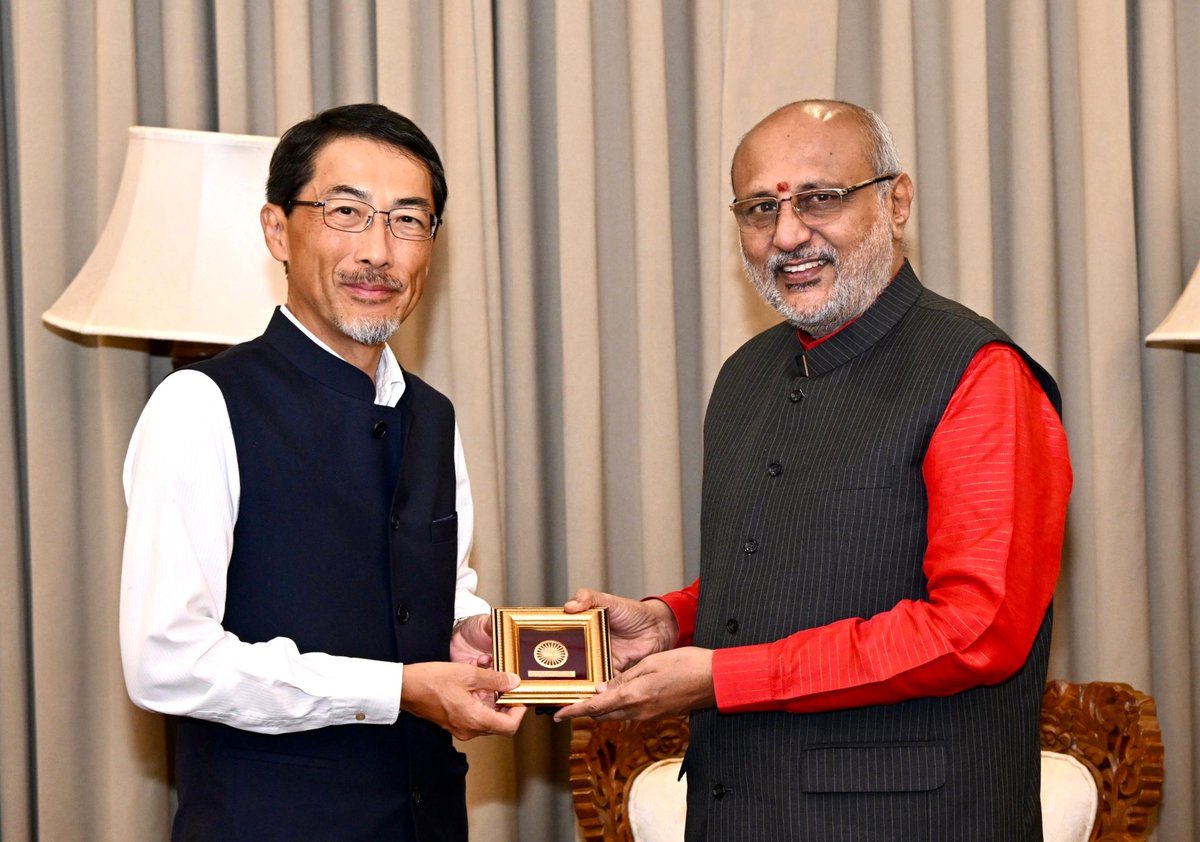 जपानचे भारतातील राजदूत ओनो केइची यांनी आज महाराष्ट्राचे राज्यपाल सी. पी. राधाकृष्णन यांची राजभवन, मुंबई येथे सदिच्छा भेट घेतली.