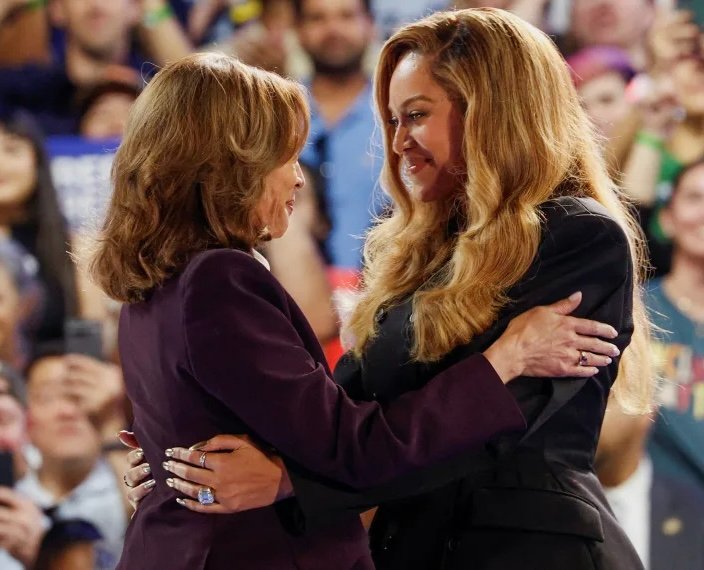 UKWELITIMES (@ukwelitimes) on Twitter photo Perezida Donald Trump yasabye ko umuhanzi Beyoncé akurikiranwaho kwakira indonke ya miliyoni 11 z’Amadolari y'Amerika kugira ngo ashyigikire Kamala Harris bari bahanganye mu matora y’umukuru w’igihugu aheruka.
✍️ <a href="/Anselme_tuyizer/">ANSELME TUYIZERE</a> Perezida Donald Trump yasabye ko umuhanzi Beyoncé akurikiranwaho kwakira indonke ya miliyoni 11 z’Amadolari y'Amerika kugira ngo ashyigikire Kamala Harris bari bahanganye mu matora y’umukuru w’igihugu aheruka.
✍️ <a href="/Anselme_tuyizer/">ANSELME TUYIZERE</a>