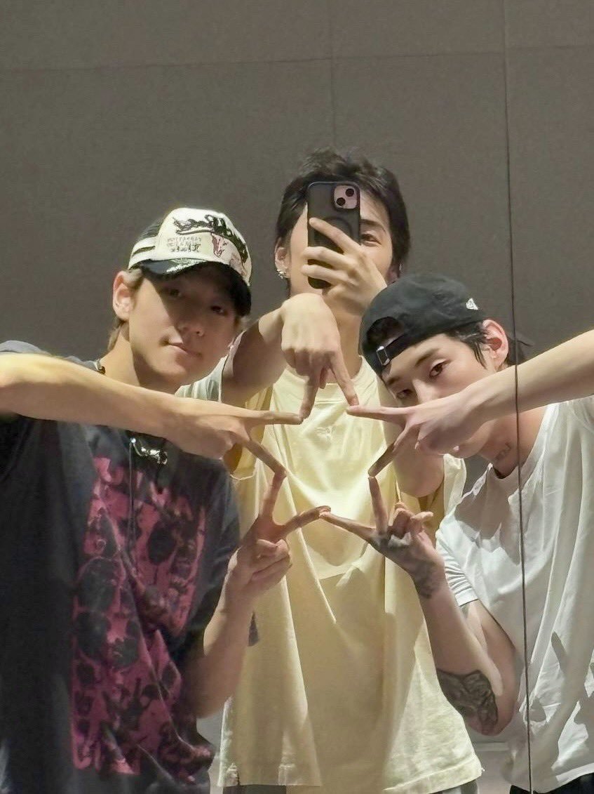 sireneseun's tweet image. THEY DID THSI FOR MEEEEE