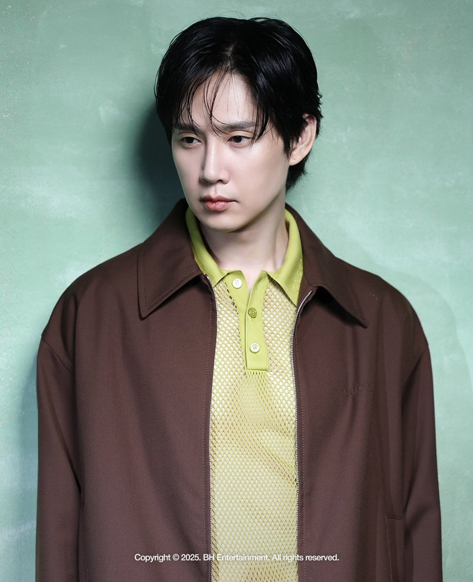 chochipju's tweet image. don&apos;t ask me the color of his tie