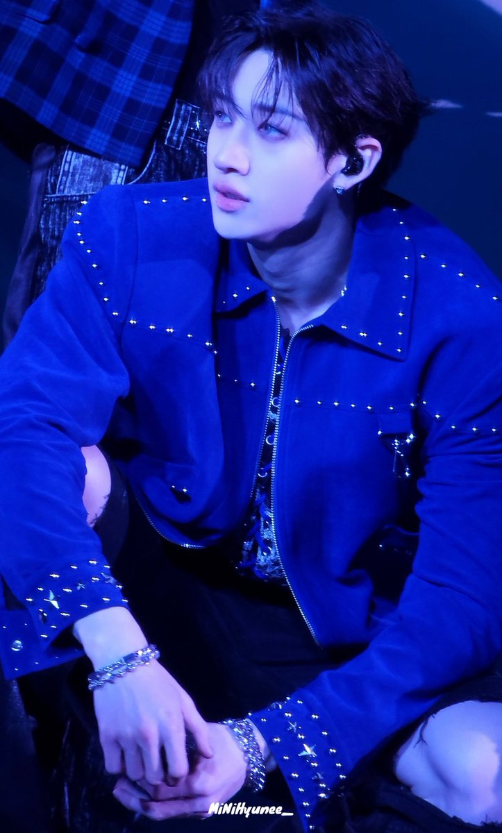 나 숨이 잘 안쉬어져……………존잘이다 진짜…………