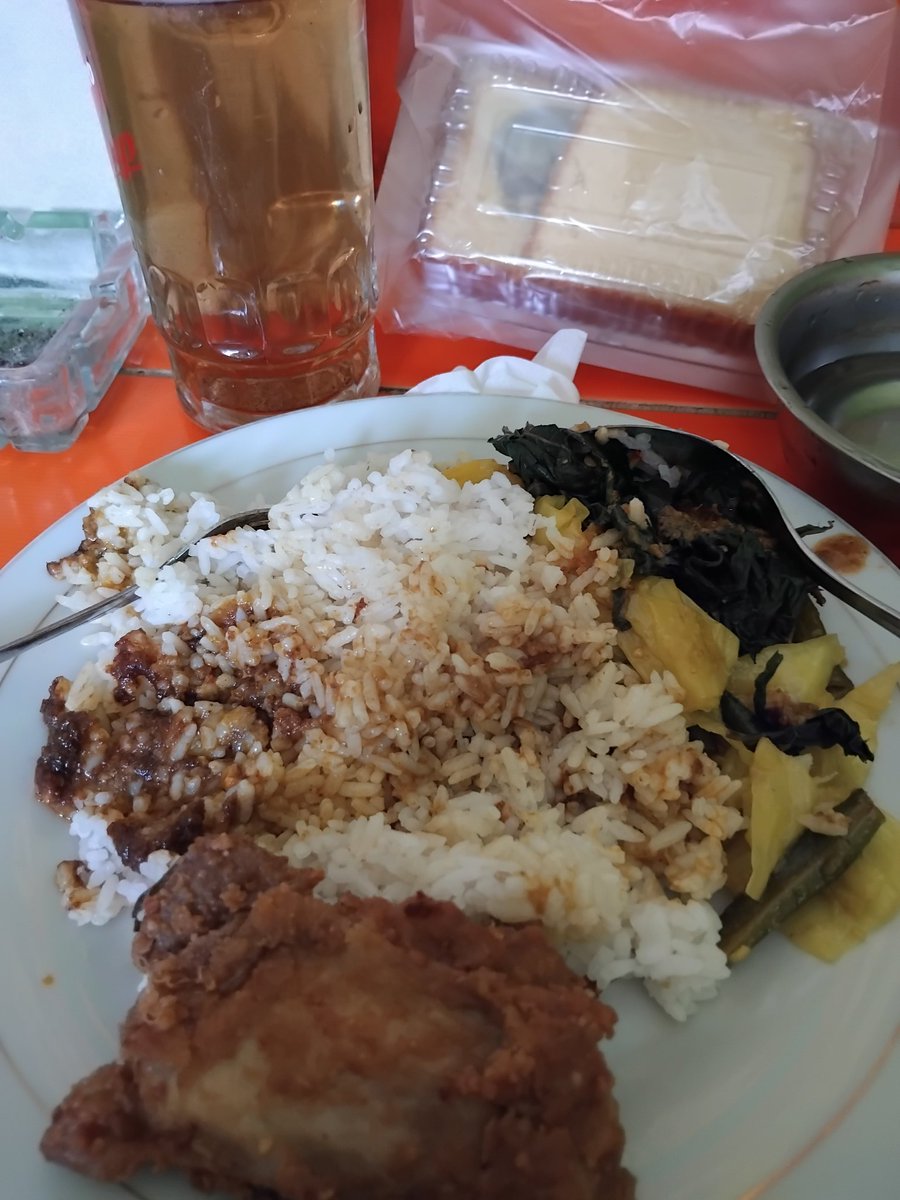 YosAditya61's tweet image. Mari maksi kawan..🙏🍜🍵🍽👍
