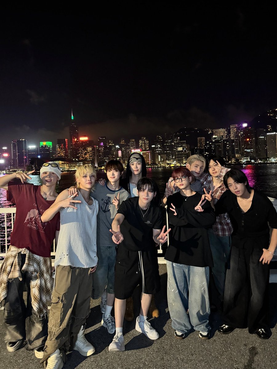 mudptjyu's tweet image. 앤팀이 내 100만 달러의 야경이다
