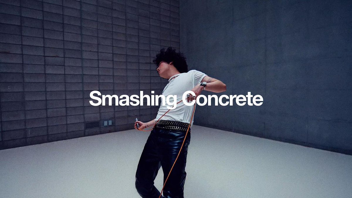 포징이 끝내준다 
몸을 잘 써서 더 재밌음