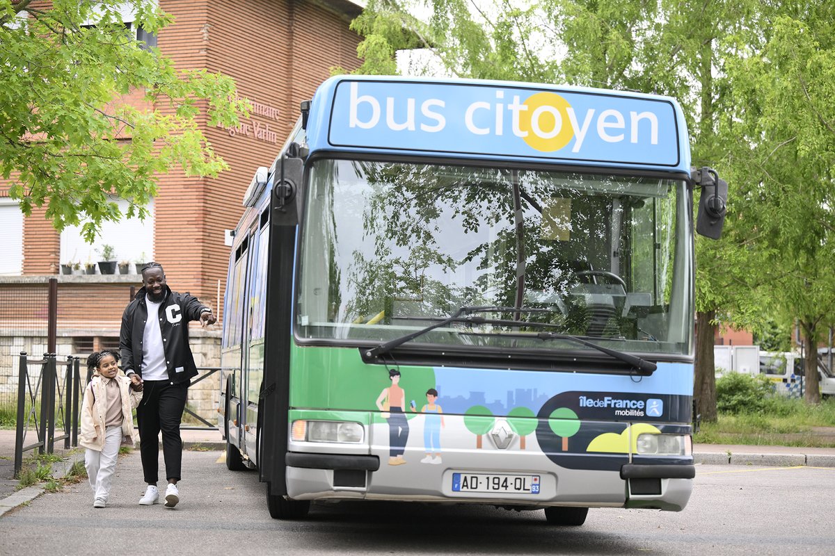Transdev Île-de-France (@transdevidf) on Twitter photo 🚌 La journée de la #jeunesse est l'occasion de rappeler l'importance du Bus Citoyen sur <a href="/Envol_IDFM/">Bus Terres d'Envol</a>
🎯Le but ? Sensibiliser les jeunes scolaires ou des quartiers de <a href="/seinesaintdenis/">Département de Seine-Saint-Denis</a> à la sécurité, la validation et au civisme
<a href="/Transdev/">Transdev Group</a> au service des collectivités et territoires 🚌 La journée de la #jeunesse est l'occasion de rappeler l'importance du Bus Citoyen sur <a href="/Envol_IDFM/">Bus Terres d'Envol</a>
🎯Le but ? Sensibiliser les jeunes scolaires ou des quartiers de <a href="/seinesaintdenis/">Département de Seine-Saint-Denis</a> à la sécurité, la validation et au civisme
<a href="/Transdev/">Transdev Group</a> au service des collectivités et territoires