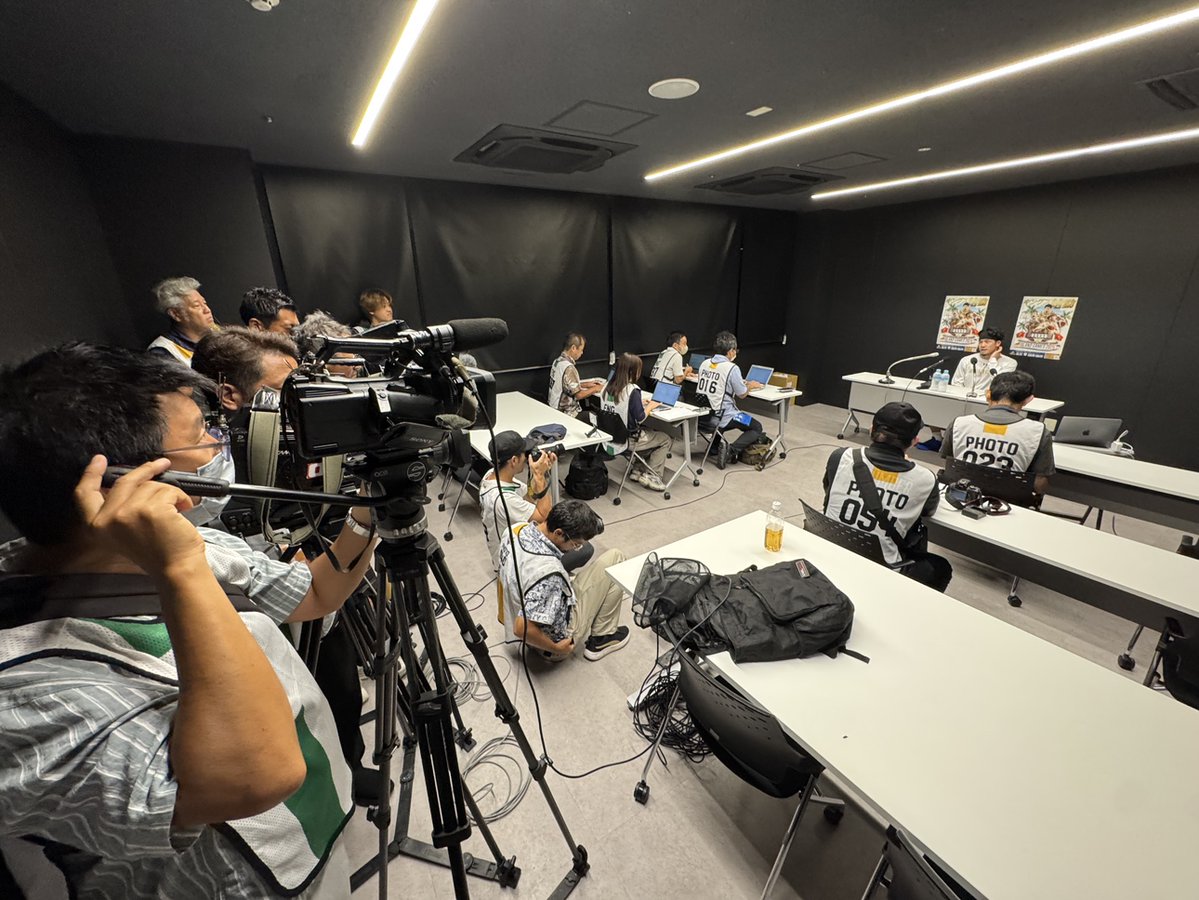 RyukyuKings's tweet image. 本日7/29(火)は、新体制発表後初となるメディアデーを開催しました!
会見では桶谷HC、#34 小野寺選手、#8 佐土原選手、#2 小針選手が登壇し、新シーズンへの意気込みを話しました。
9月の「ISLAND GAMES 2025」から、キングスへの応援をよろしくお願いします!
▽詳細
goldenkings.jp/news/detail/id…