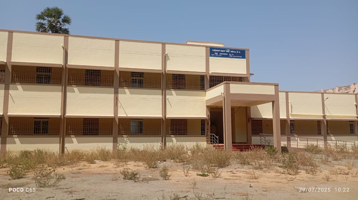 ERVADI_EECT's tweet photo. Worst condition at Govt Ladies Arts College, Ramanathapuram!

Students are suffering daily. We urge the District Administration to take immediate action! 🙏 https://t.co/z27XcDQyR5