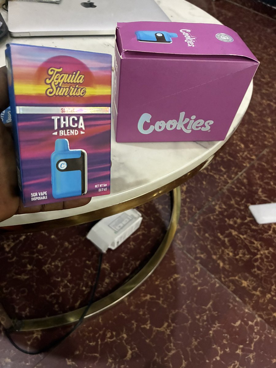 UrglyGramm's tweet image. Why haven’t you tried our THC/THCA vape yet?
Smoke w**d in public without having to worry about anything. Send a DM to place your order, delivery is worldwide baby🥹🖤🍃🍃..