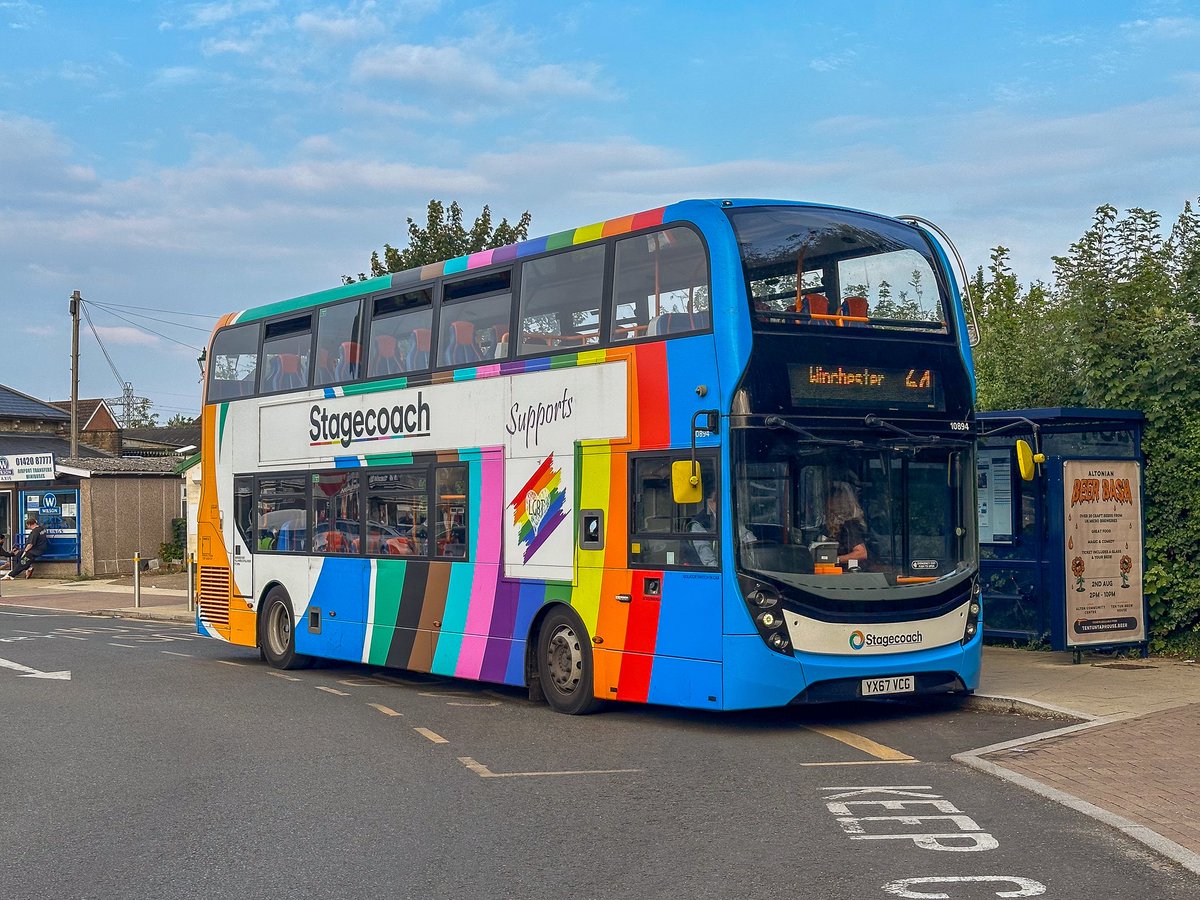 🏳️‍🌈 bus 🥹