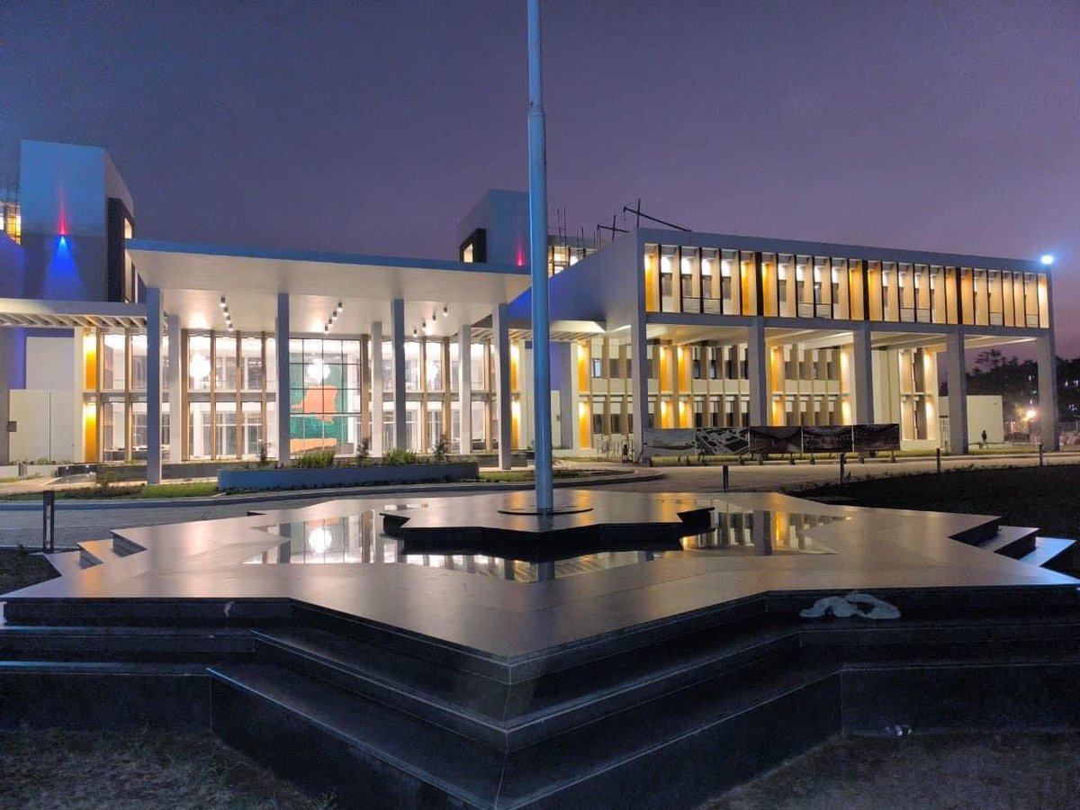 tresorkanda2's tweet image. Haut-Katanga | Nouveau siège de l’Assemblée provinciale
Un édifice moderne répondant aux standards internationaux a été construit sous l’impulsion du Gouverneur @JacquesKyabula , engagé dans le service public et fidèle à la vision du Président Félix-Antoine Tshisekedi.
Une…