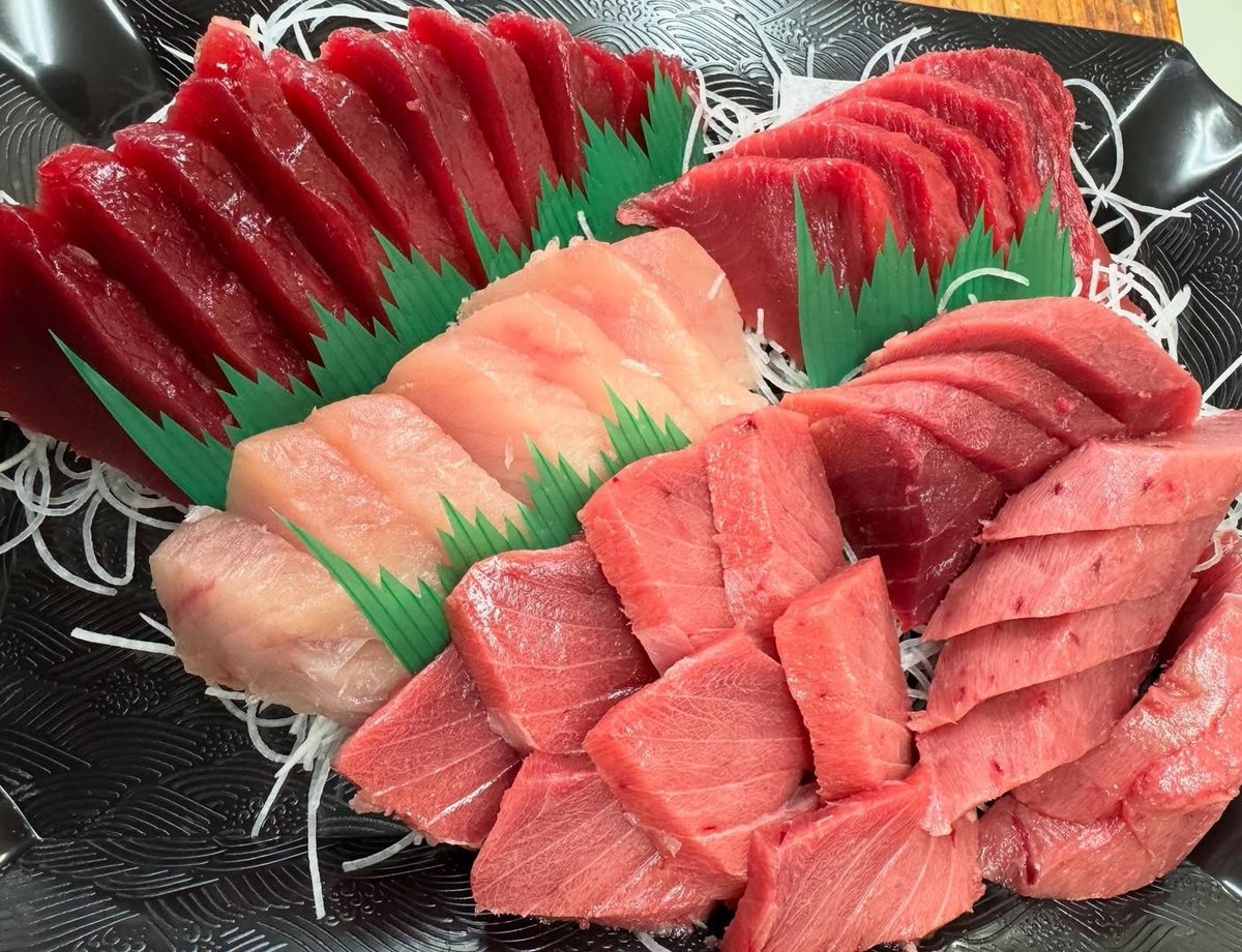 マグロお刺身盛り合わせ４人前ね🙏🙏🙏🙏