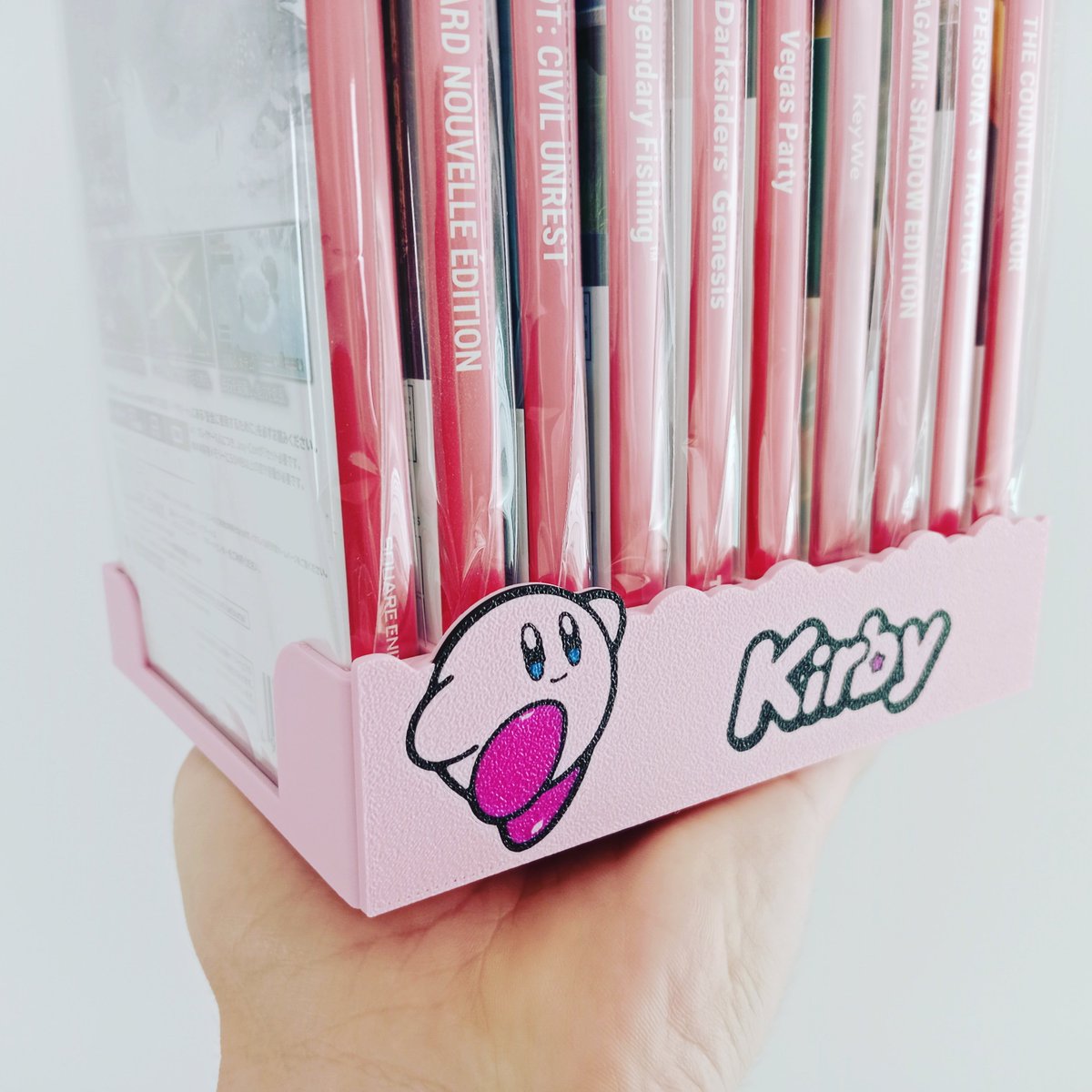 CAJAS RETRO 🎮 (@cajasretro) on Twitter photo 🚨 ¡INICIAMOS NUEVO SORTEO ! 🚨
El ganador/ra se llevará un Stand personalizado tipo KITBY para 10 juegos de Switch ❤️
1⃣ Seguir a <a href="/CajasRetro/">CAJAS RETRO 🎮</a>
2⃣ RT a este tweet 🔃
3⃣ Mencionar a un amig@
hasta el 4/08/25* 🚨 ¡INICIAMOS NUEVO SORTEO ! 🚨
El ganador/ra se llevará un Stand personalizado tipo KITBY para 10 juegos de Switch ❤️
1⃣ Seguir a <a href="/CajasRetro/">CAJAS RETRO 🎮</a>
2⃣ RT a este tweet 🔃
3⃣ Mencionar a un amig@
hasta el 4/08/25*
