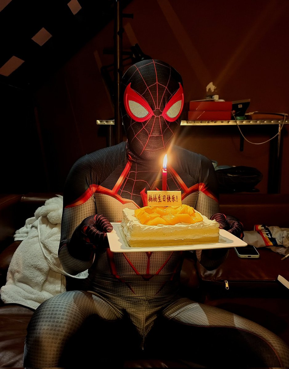 🕷破卵日🍰🍰🍰
谢谢<a href="/LanAi_Chuan/">川</a>和 <a href="/Cr_Dust256/">清尘(归隐版😶‍🌫️🔜Canton</a> 两位宝宝的陪伴😘😘
📷：<a href="/Cr_Dust256/">清尘(归隐版😶‍🌫️🔜Canton</a>