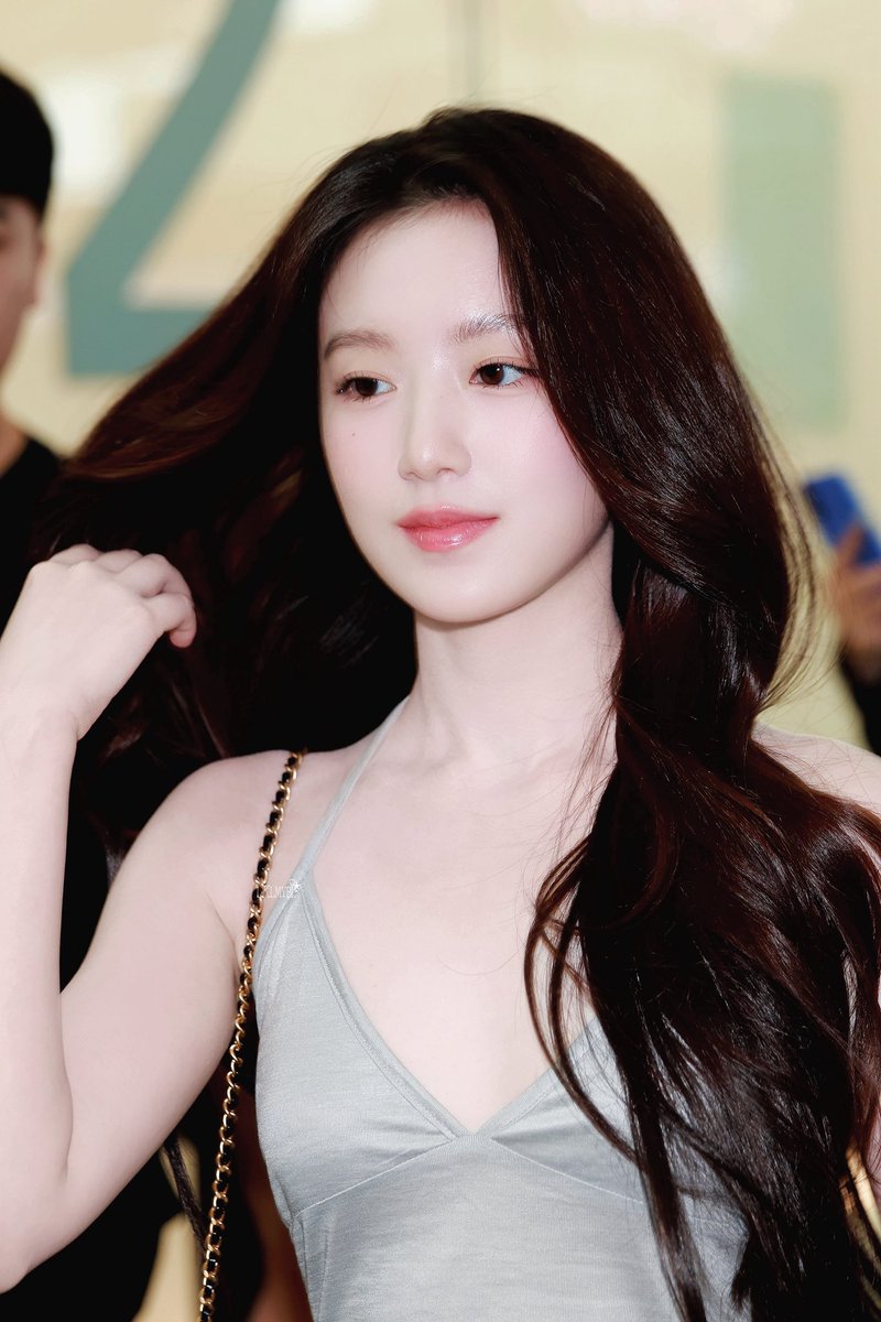 lklmybl's tweet photo. 250729 ICN

#슈화 #SHUHUA #舒華 #舒华
#여자아이들 #シュファ #아이들                                                  

#GIDLE #idle https://t.co/xGAlojMdLw