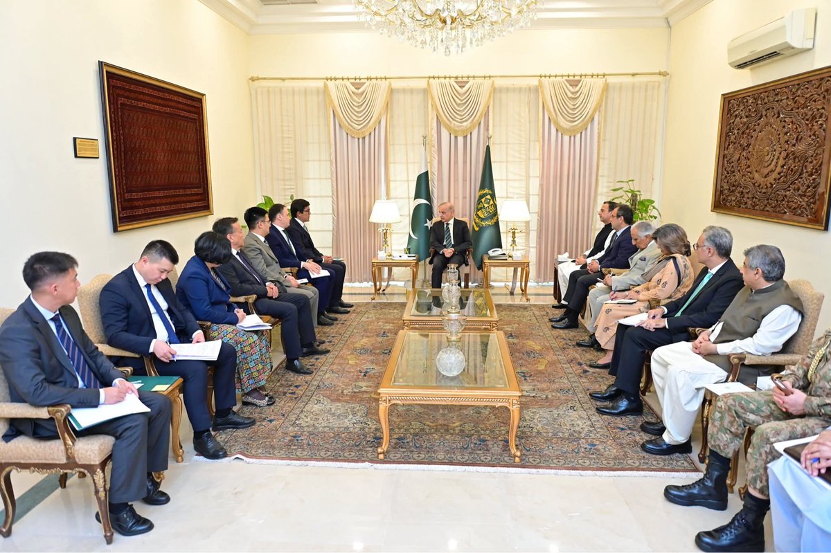 A high-level delegation from the Kyrgyz Republic, led by H.E. Edil Baisalov, Deputy Chairman of the Cabinet of Ministers, called on Prime Minister Muhammad Shehbaz Sharif in Islamabad. 29 July 2025.❤️🇵🇰