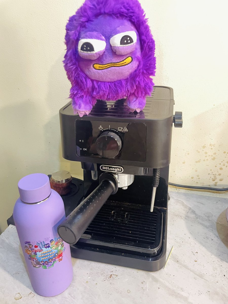 Gmonad
FINALLY CAN DRINK COFFEE today, got stomach issue after back from Malaysia, I barely survive without coffee.
Take ur coffee everyone 💜
#gmonad #coffeenads