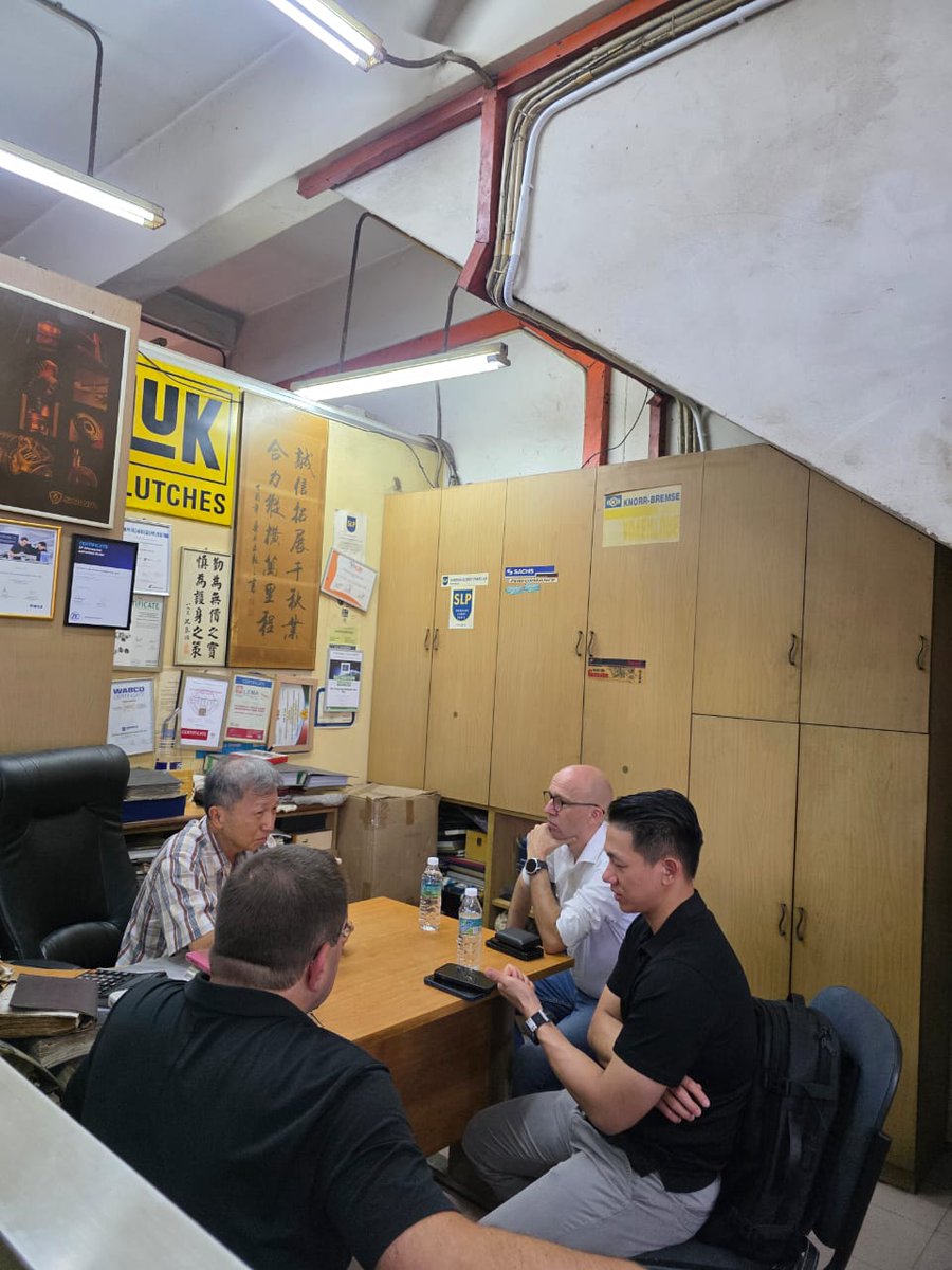 ssm_spareparts's tweet image. Welcomed Diesel Technic Sales Manager for partnership talks 🤝
SSM x DT Partner Portal in discussion!
🛠️ Website closed 6–7 Aug for upgrade
📦 New stock: LEMA &amp;amp; CEI
🎁 Spend RM250+ to get your 40th Anniversary gift!
#DieselTechnic #TruckParts#NoFakesNoGimmicksJustQuality