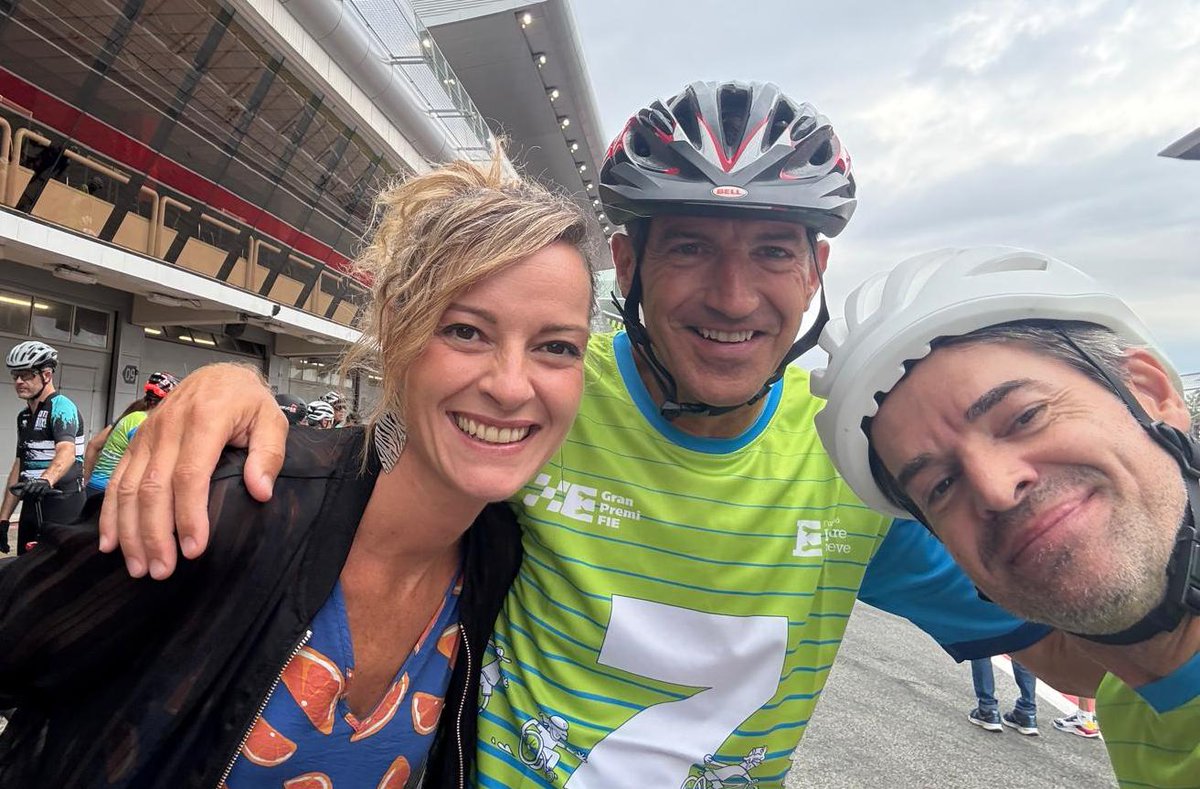 Carlos Checa Carrera (@carloscheca7) on Twitter photo 7ª edición del #GranPremiFIE de mi buen amigo <a href="/IsidreEsteveDkr/">IsidreEsteveDKR</a> en el <a href="/Circuitcat_cat/">Circuit de Barcelona-Catalunya</a> .
Pedaleamos particiando en esta gran iniciativa solidaria con amigos como <a href="/NaniRoma/">Nani Roma Dakar</a> , <a href="/alexcriville28/">Alex Criville tapias</a> , <a href="/jbetriu/">Jaume Betriu</a> o <a href="/LaiaSanz_/">Laia Sanz</a> y con el maestro Pep Segalés tras la cámara!
#FIE 7ª edición del #GranPremiFIE de mi buen amigo <a href="/IsidreEsteveDkr/">IsidreEsteveDKR</a> en el <a href="/Circuitcat_cat/">Circuit de Barcelona-Catalunya</a> .
Pedaleamos particiando en esta gran iniciativa solidaria con amigos como <a href="/NaniRoma/">Nani Roma Dakar</a> , <a href="/alexcriville28/">Alex Criville tapias</a> , <a href="/jbetriu/">Jaume Betriu</a> o <a href="/LaiaSanz_/">Laia Sanz</a> y con el maestro Pep Segalés tras la cámara!
#FIE