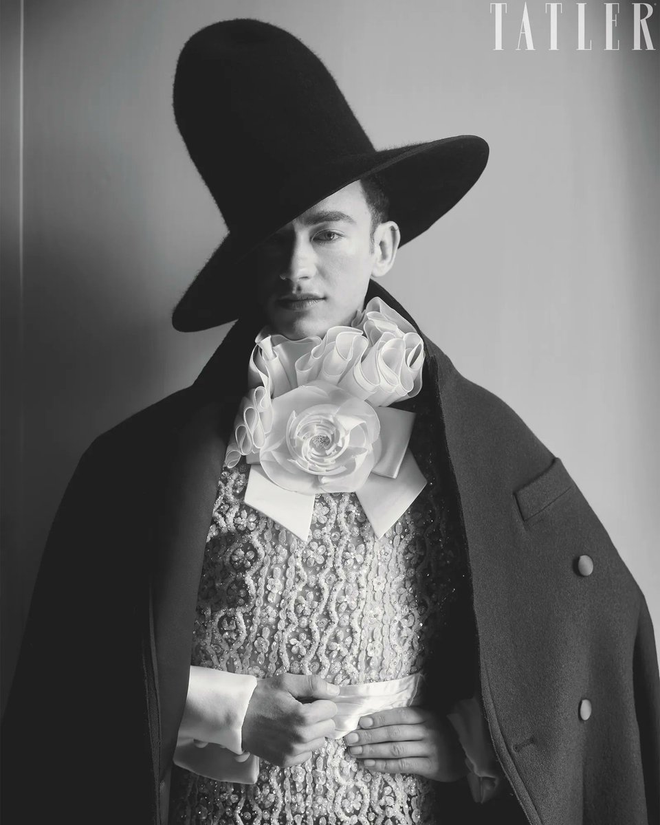Olly Alexander Daily (Helen) tweet media