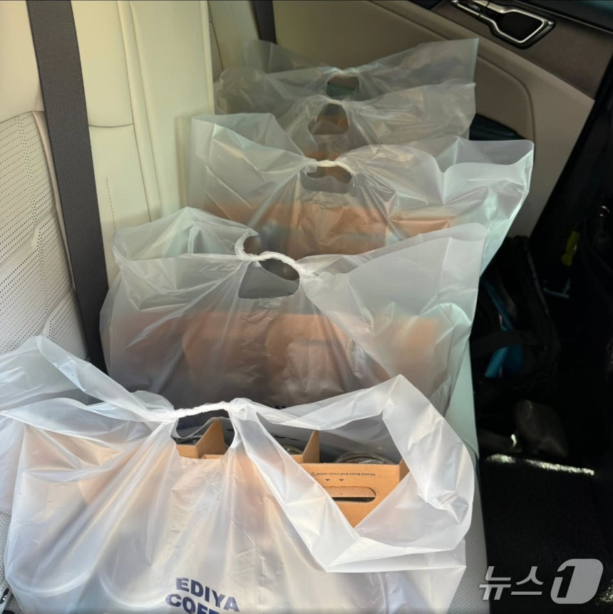 민생지원금으로 춘천소방서·119안전센터에 ˙커피 100잔˙ 돌린 시민 (출처 : 뉴스1 | 네이버 뉴스) naver.me/xU4SMwZF

멋있다