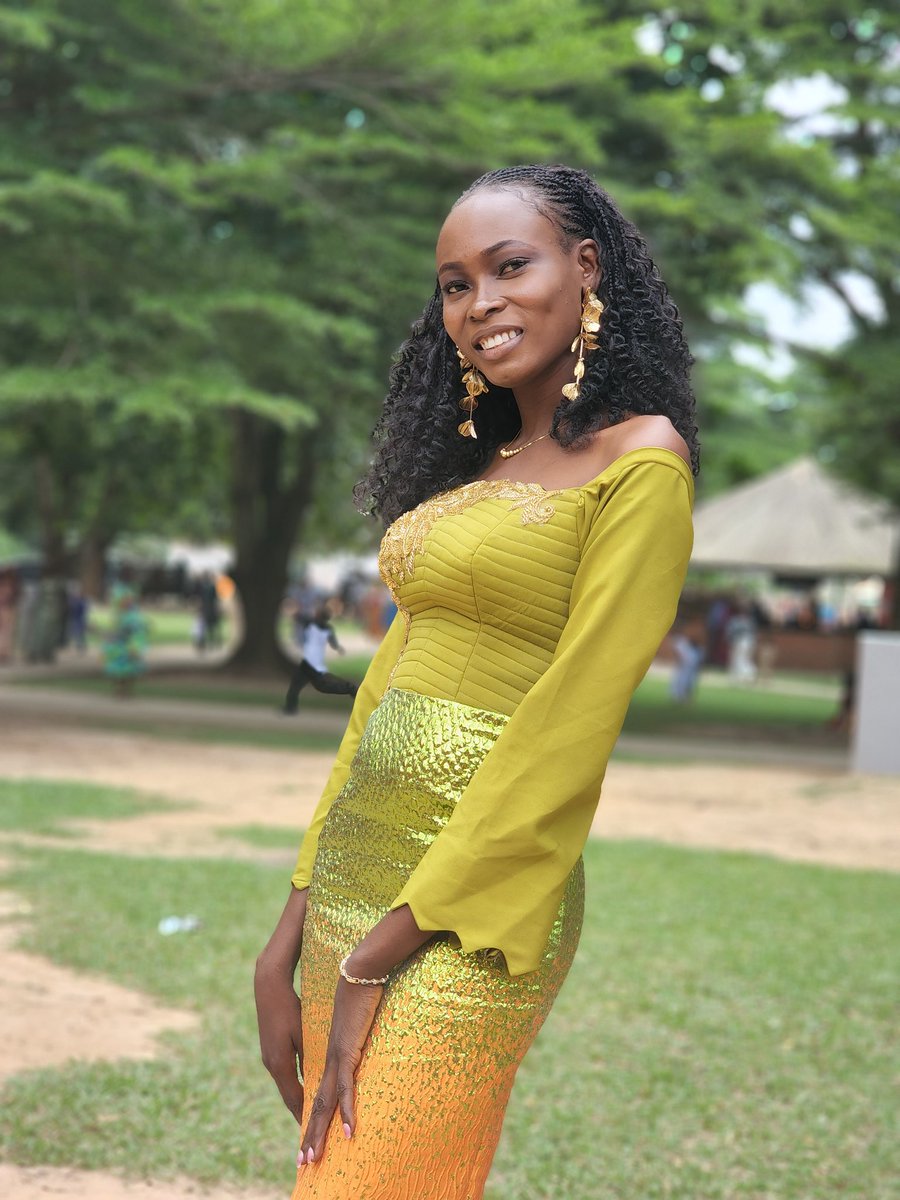 Dorcas32070274's tweet image. Final day glow 🌞
Wrapped in elegance, standing tall in colors that speak life.
#DeeClothing #ConferenceStyle #BoldAndBeautiful&quot;
