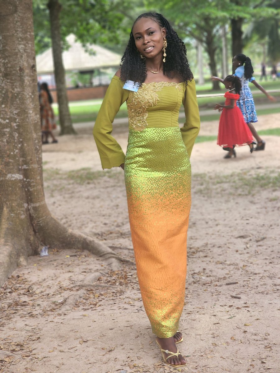 Dorcas32070274's tweet image. Final day glow 🌞
Wrapped in elegance, standing tall in colors that speak life.
#DeeClothing #ConferenceStyle #BoldAndBeautiful&quot;