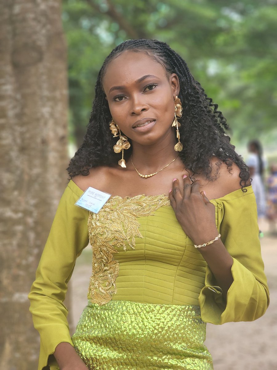 Dorcas32070274's tweet image. Final day glow 🌞
Wrapped in elegance, standing tall in colors that speak life.
#DeeClothing #ConferenceStyle #BoldAndBeautiful&quot;