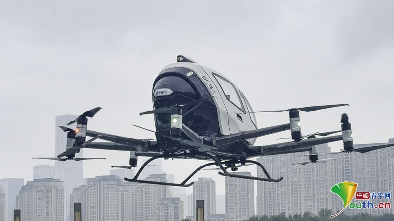 YouthChina's tweet photo. On July 28, 2025, the #Shenyang Hunhe Corridor #eVTOL (electric vertical takeoff and landing) low-altitude sightseeing tourism project made its debut at Hunnan Olympic Park in Shenyang, Liaoning Province, successfully completing its verification test flight. As an innovative representative in the low-altitude economy sector, the eVTOL aircraft integrates cutting-edge technology with outstanding performance. Its modular and lightweight design, featuring a high-strength carbon fiber airframe, ensures durability while enabling quick assembly and part replacement, reducing transport and storage costs. #Chinatech