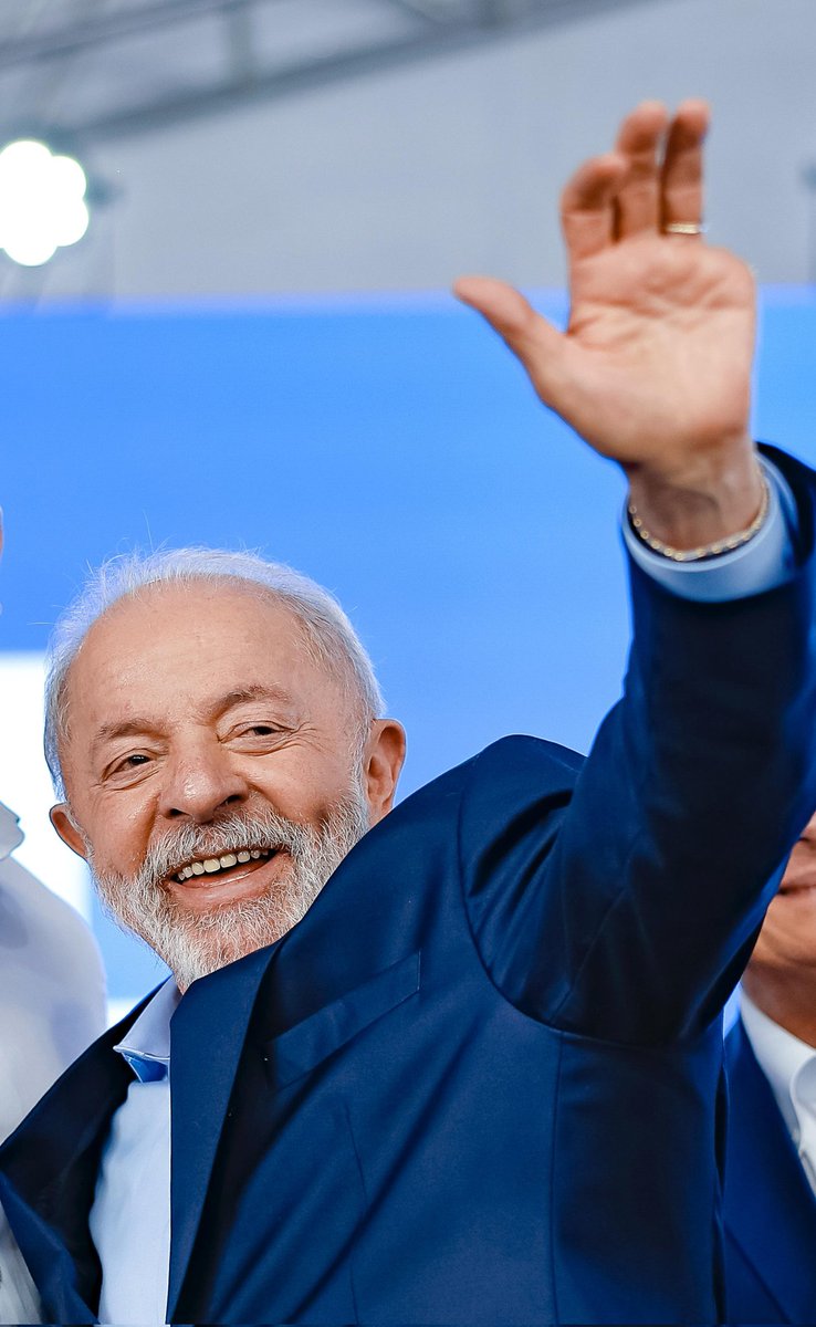 "Mais do que nunca, sou um homem de uma causa só. E esta causa se chama Brasil."

Lula
