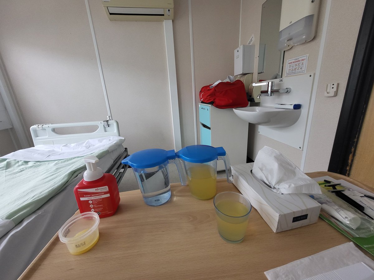 TimmyUk's tweet image. ... in the 'chair' early - so it's going to be a long day ... picture of me wearing my excellent glasses watching pawn stars on SkyGo in sideroom in hospital ... ๐ฅ ๐ ๐งโโ๏ธ ๐ฑ ๐คณ ๐ผ ๐ฐ ๐ก ๐บ
