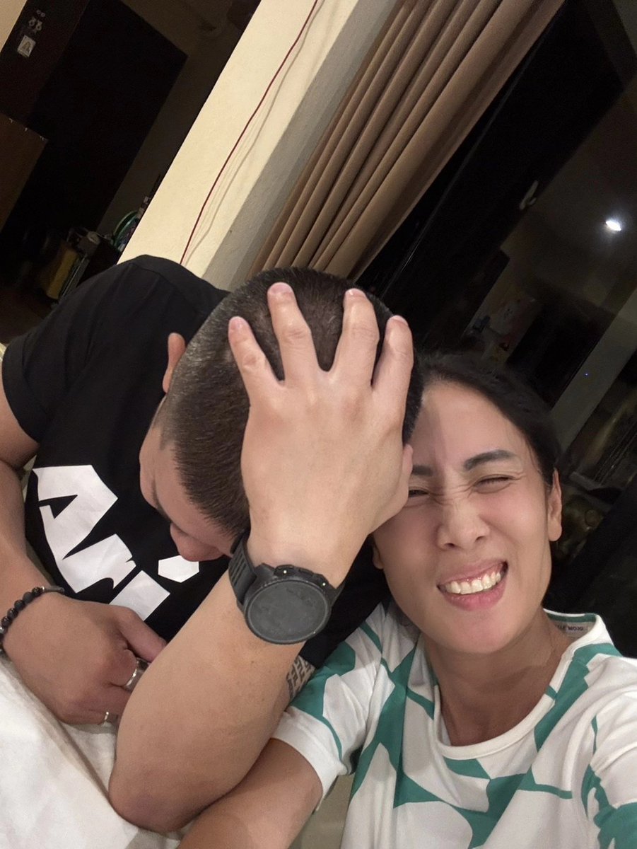 With my sister from another mother.
อย่าถามว่าจำอะไรได้บ้าง 55555
#ThoseWhoKnowTheTruth 
##ThousandsOfFriendsButJustFewBandsOfBrothers and Sister @dearneppie