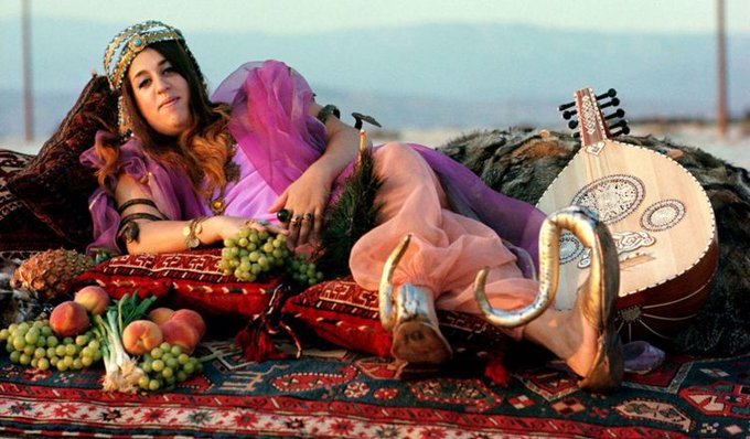Frances21272855's tweet image. Il 29 Luglio del 1974 muore, a Londra, Ellen Naomi Cohen, che aveva adottato come nome d'arte MAMA CASS ELLIOTT. Faceva parte dei The Mamas and the Papas #29luglio #almanaccomercury
