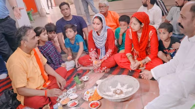 OpIndia_in's tweet image. सोनिया खान बनी शिवानी चौधरी, अब खुशबू खान कहलाएँगी काजल साहू
गाजियाबाद में 2 मुस्लिम महिलाओं ने की घर वापसी
कहा- सनातन में बेटियों को मिलता है सम्मान
hindi.opindia.com/news-updates/g…