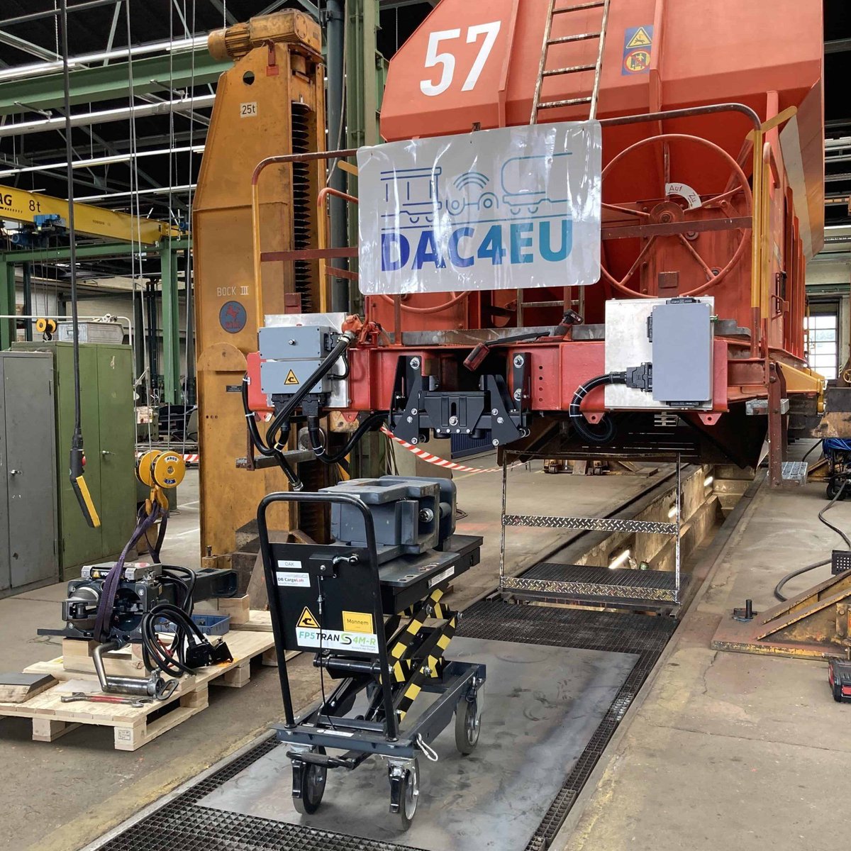 #International Voith is pioneering the future of European rail freight with the first commercial deployment of Digital Automatic Couplers (DAC) on Westfälische Landes-Eisenbahn’s network. As part of the DAC4EU project, Voith is supplying 30 CargoFlex couplers and 2 hybrids.