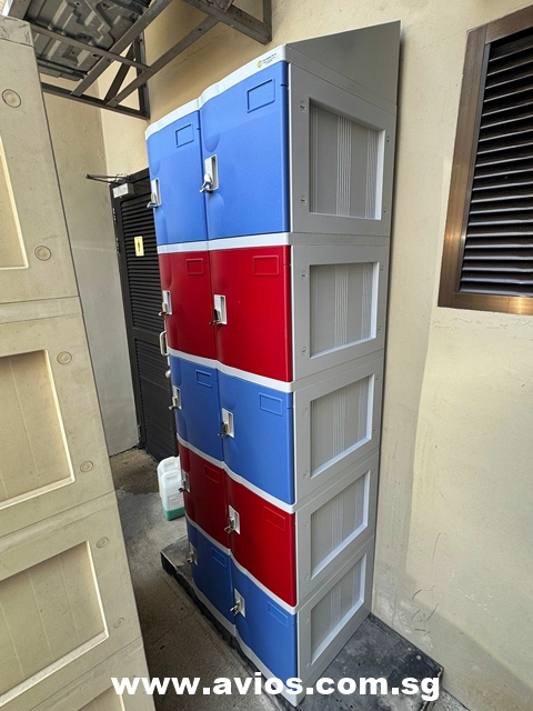 Lockers_SG's tweet photo. A sloping top locker is a high-quality, durable locker designed with an angled top instead of a flat surface.
These sloping tops add a gentle incline to the locker surface, discouraging users from leaving belongings on top.
https://t.co/xtAdGEmc5g https://t.co/l4UFWssCCx
