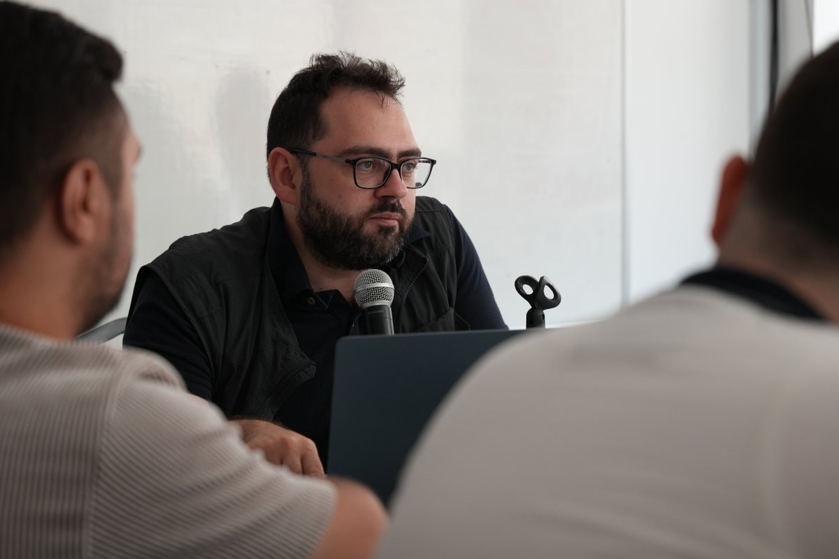 🔥 من لحظات التحوّل الكبرى... إلى أسئلة المستقبل!

يتواصل في دمشق برنامج "شهادة التخصص في السياسة السورية" في يومه الثالث، بتنظيم منصة الشرق أكاديميا بالشراكة مع مركز عمران للدراسات الاستراتيجية <a href="/OmranDirasat/">عمران للدراسات</a> ومركز مقاربات للتنمية السياسية.

🎓 خصصنا جلسات اليوم الثالث مع أ. أحمد