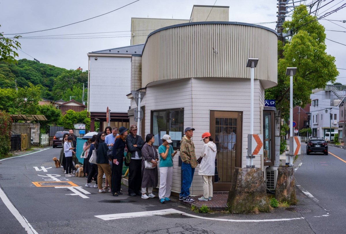populicc's tweet image. Japonya'da Türk bir çiftin açtığı Pide isimli fırın, mahallede uzun kuyruklar oluşturdu.