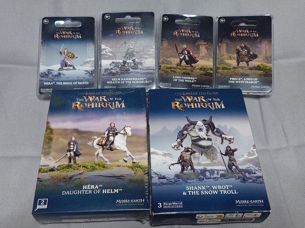 映画を観て、DVDを何度か観た私の感想としては、右上の見せ場のない二人「裏切り者」「出落ち感」を作るモチベーション…

左下のヘラ、マントは冒頭数分くらいであとはマントなし、後半は左上の花嫁衣装

いつか今月のWDに掲載されたFrazerさんみたいにシーン毎に並べてみたいなぁ