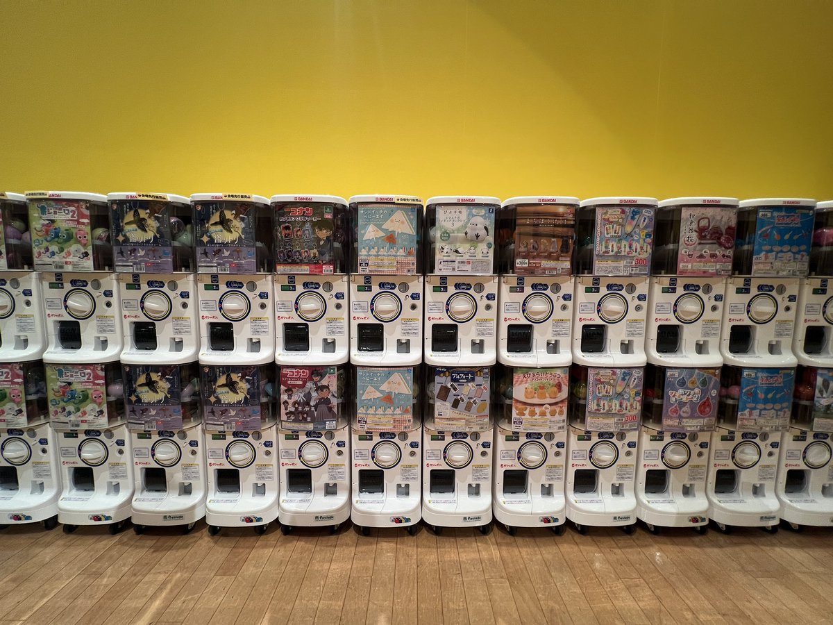 丸ビルで開催中のガチャガチャ展。散財確定。

#ガチャガチャ展