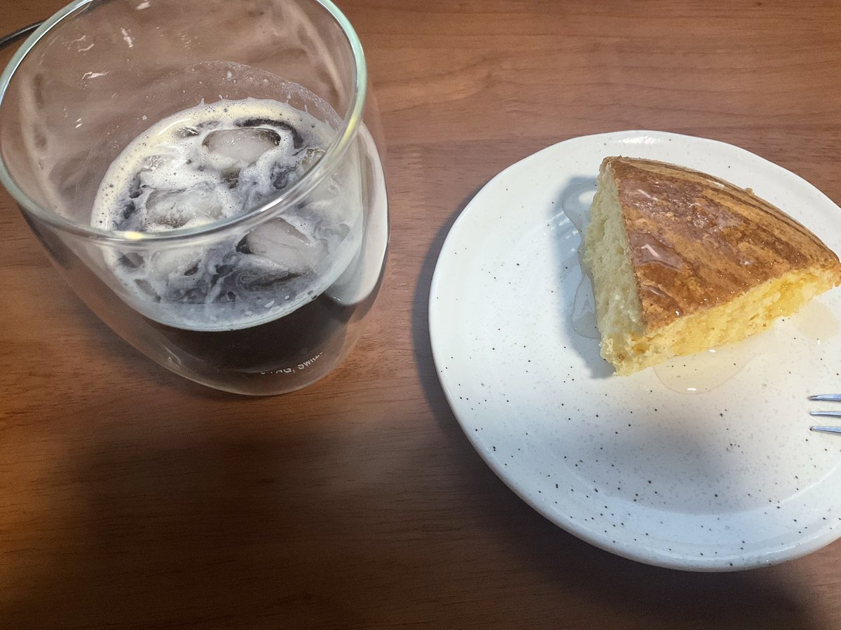 Fknko's tweet image. はっぴ〜ぶれいくた〜いむ☕️