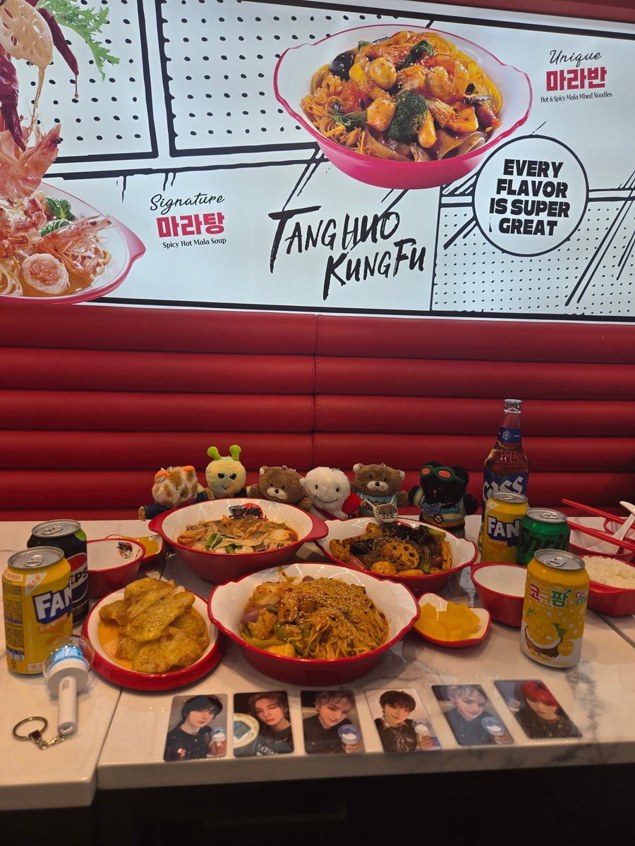 kkk789___kn's tweet photo. 仁川で声掛けてもらって、マニラだって一緒に行けて、日本アンコンとオフラもほぼ一緒で韓国アンコンも合流して、、🥰
ボネクド達のお陰で大好きな人達に出会えました♥️♥️ https://t.co/Da8FicyrA3