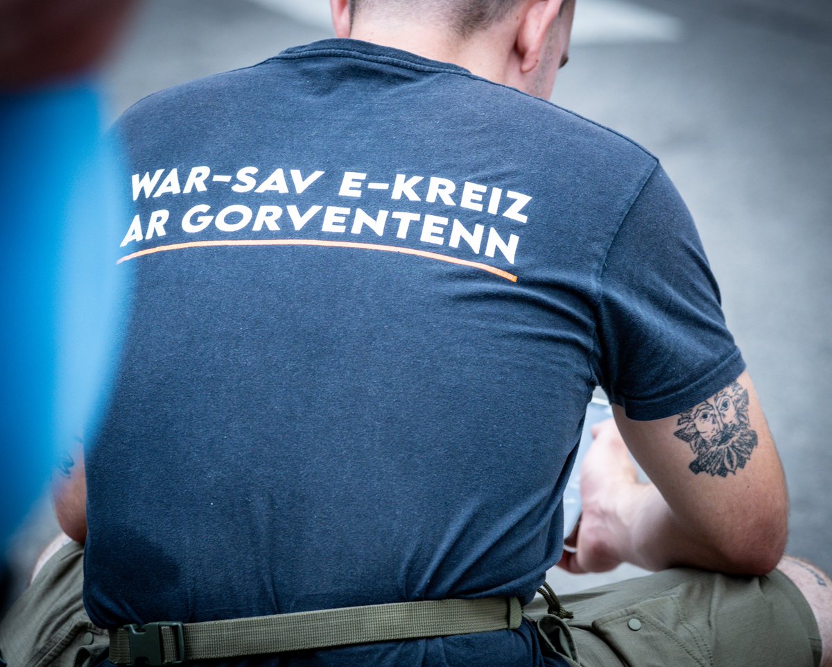 🛡️𝐒𝐭𝐚𝐧𝐝𝐢𝐧𝐠 𝐢𝐧 𝐭𝐡𝐞 𝐦𝐢𝐝𝐬𝐭 𝐨𝐟 𝐭𝐡𝐞 𝐬𝐭𝐨𝐫𝐦.

⚔️𝐖𝐚𝐫-𝐬𝐚𝐯 𝐞-𝐤𝐫𝐞𝐢𝐳 𝐚𝐫 𝐠𝐨𝐫𝐯𝐞𝐧𝐭𝐞𝐧𝐧

💥𝐒𝐭𝐞𝐡𝐞𝐧𝐝 𝐦𝐢𝐭𝐭𝐞𝐧 𝐢𝐦 𝐒𝐭𝐮𝐫𝐦.

<a href="/AnTourTanBZH/">An Tour-Tan</a> in #w2607