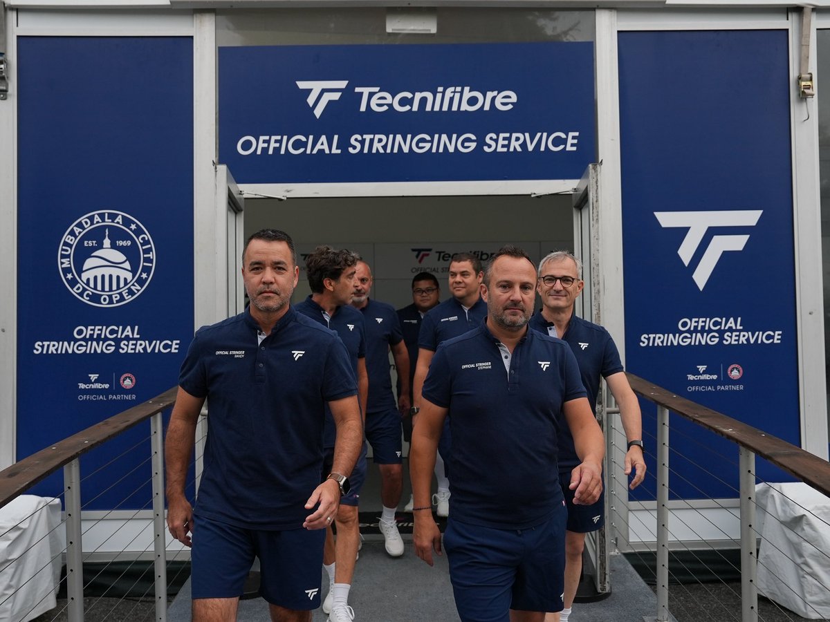 KaijserDimitri's tweet photo. Amazing week at the @mubadalacitidc with the @tecnifibre stringing team. #officialstringingservice #Washington #atp #wta https://t.co/76ziVL8tF4