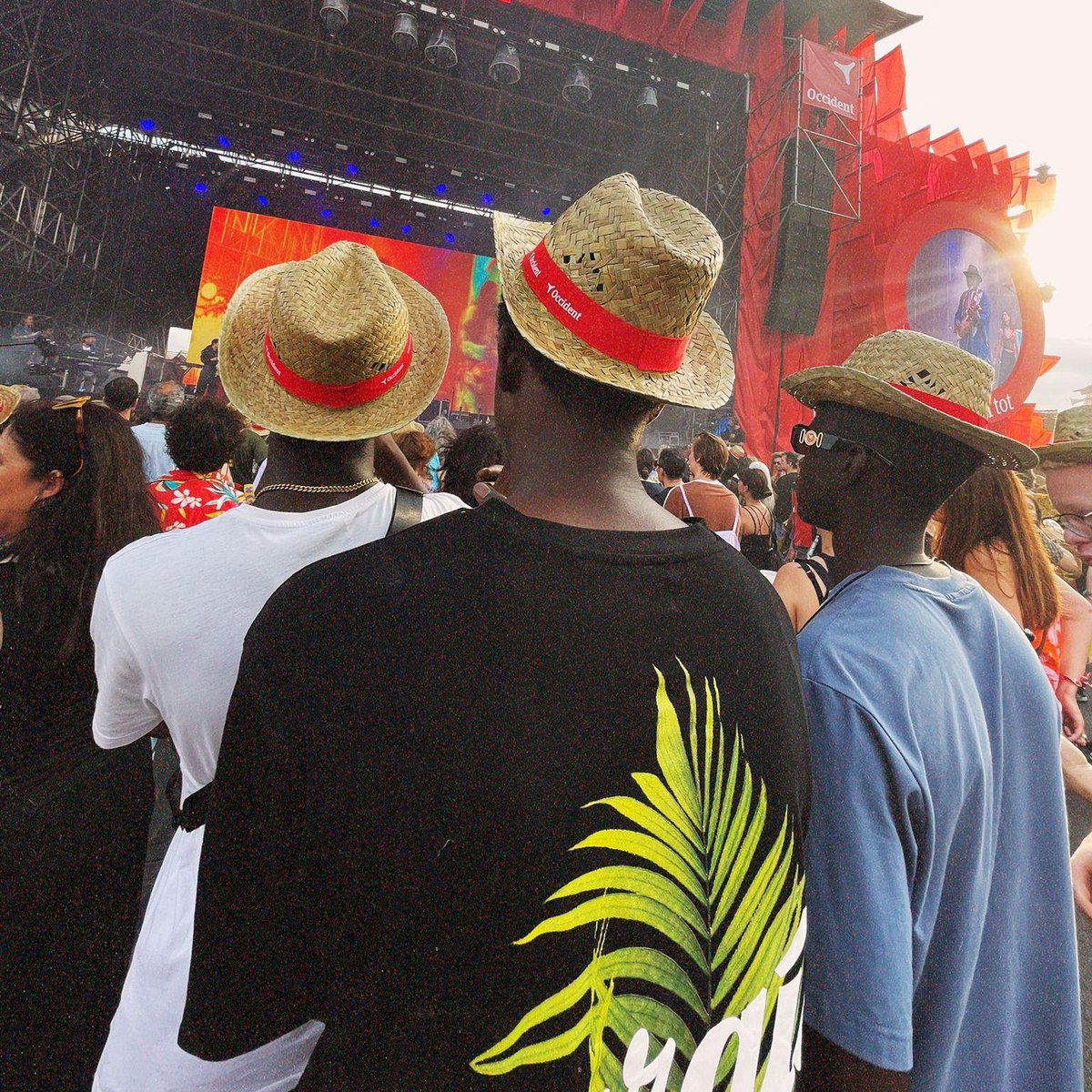 CEAR (@cearefugio) on Twitter photo 🎤🎺 Para las personas a las que acompañamos fue realmente especial poder escuchar música en bambara, wolof, ect., de la mano de African Express en <a href="/cruillabcn/">FESTIVAL CRUÏLLA</a>. ¡Qué importante sentir tu lengua y tu hogar un poquito más cerca!
Gracias <a href="/apropacultura/">Apropa Cultura</a> por esta oportunidad. 💚 🎤🎺 Para las personas a las que acompañamos fue realmente especial poder escuchar música en bambara, wolof, ect., de la mano de African Express en <a href="/cruillabcn/">FESTIVAL CRUÏLLA</a>. ¡Qué importante sentir tu lengua y tu hogar un poquito más cerca!
Gracias <a href="/apropacultura/">Apropa Cultura</a> por esta oportunidad. 💚