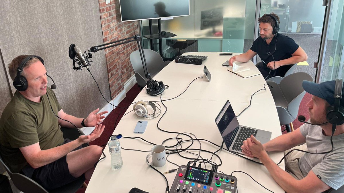 SE9E24: Brandywell Bother, Chaos at the Cross &amp; European Matters. Cork's latest woes seems the main talking point but what of the pathetic scenes in Derry? Barry Murphy is in studio.

Apple shorturl.at/UcH7h
Soundcloud shorturl.at/hdhHA
Spotify shorturl.at/Fzmgj