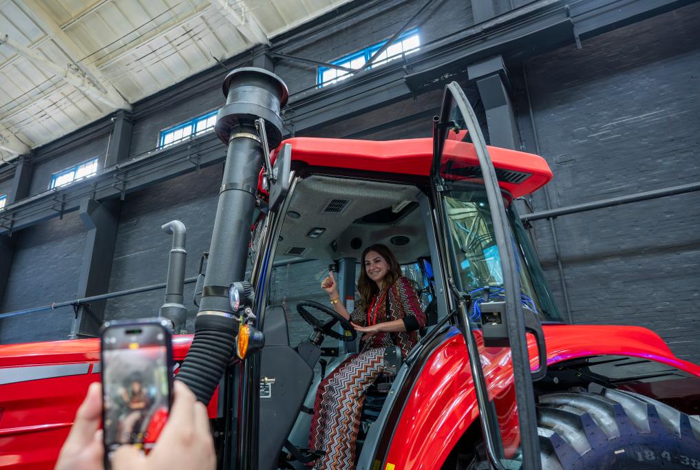 China_Amb_India's tweet image. Welcome media and think tank friends from the #SCO family to #Henan, nicknamed “the hometown of the Chinese”, to witness cultural treasures and development achievements in the Central Plains of China.