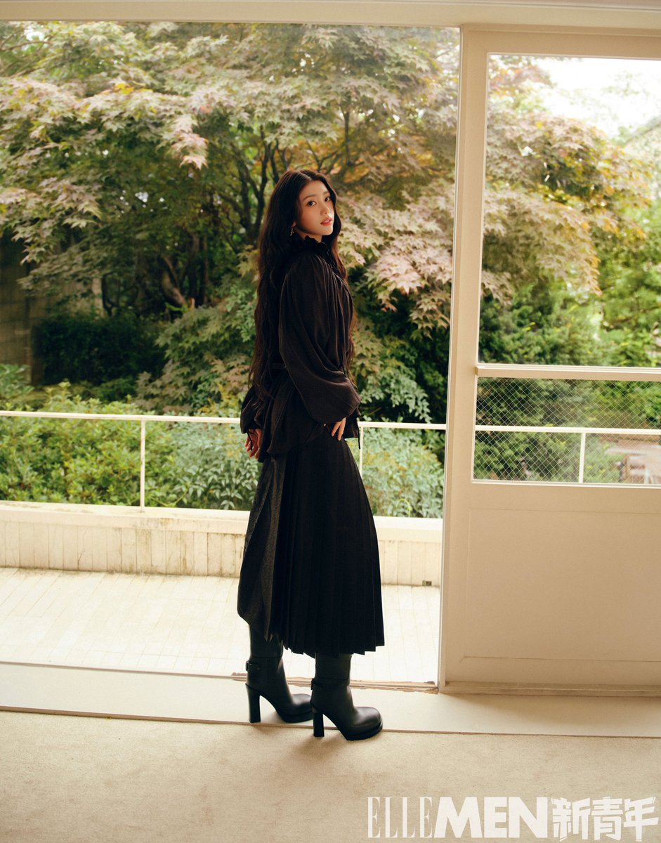 XiaotingUnion's tweet image. [📸] 072925

A study in poise and presence -- #XIAOTING stuns the September Issue of ELLEMEN New Youth ⭐

Another round of photos to be released on August 4 at 12:00 CST 😉

#샤오팅 #沈小婷 #シャオティン