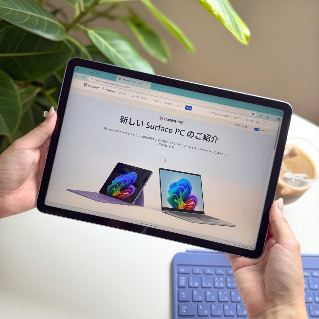 SurfaceJP's tweet image. ⋱ たてよこ自在👀🪄 ⋰

#Surface Pro をタブレットとして使用する際は、たてよこ好きな向きで使用可能👌
閲覧中の Web ページやファイルに合わせて、見やすい向きでご使用ください✨

🔗Surface Pro 製品ページ
msft.it/6013syDiH

#CopilotPC